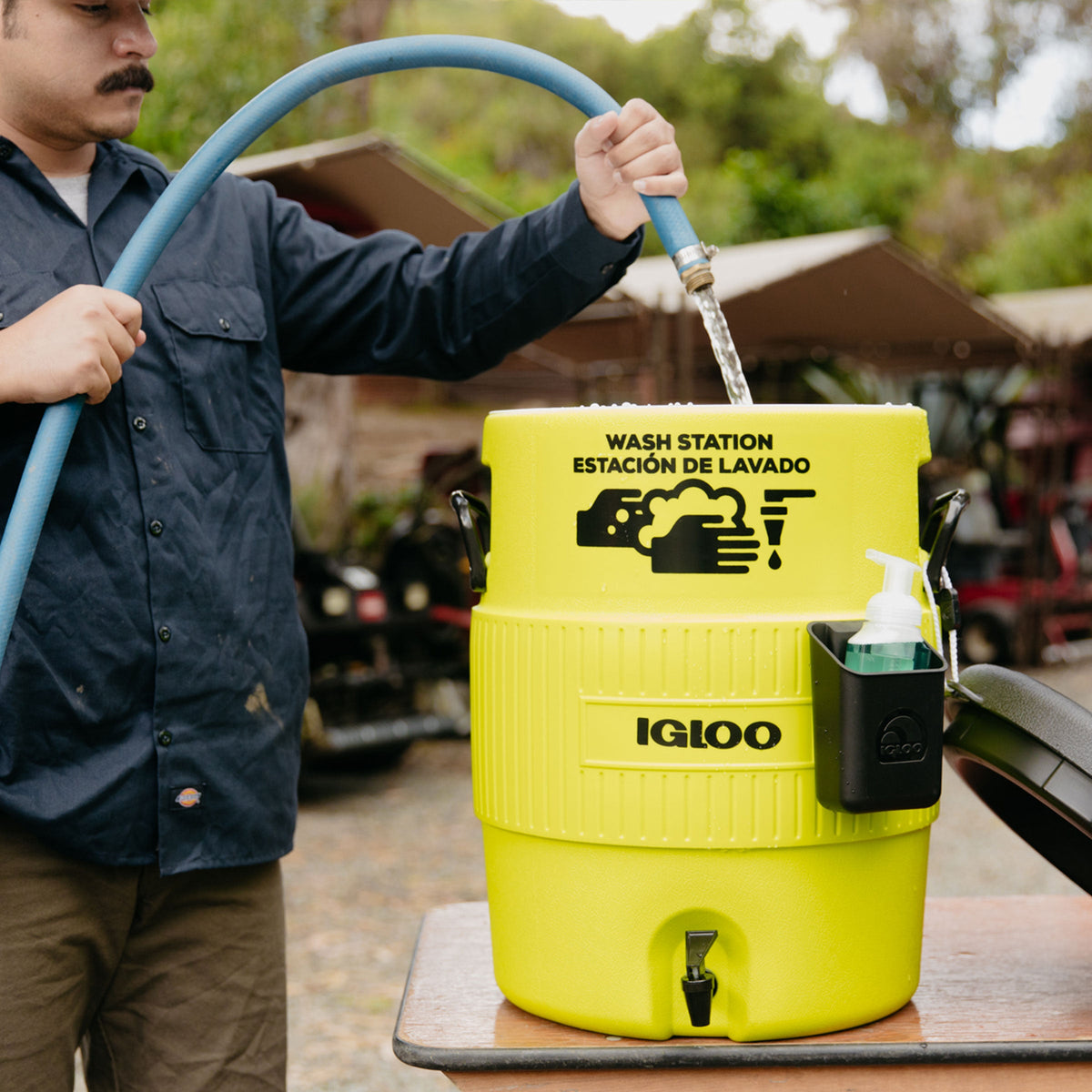 5-gallon-handwash-station-u5 00042260_lifestyle1.jpg